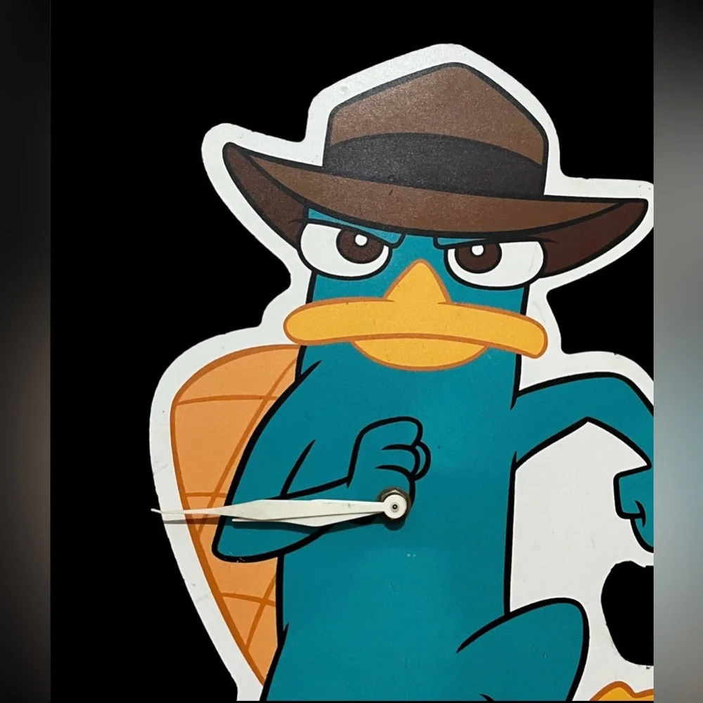 Very RARE Phineas and Ferb Perry the Platypus Wall Clock Disney Movie Rewards‎